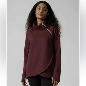 Athleta cozy karma aysymetrical sweatshirt